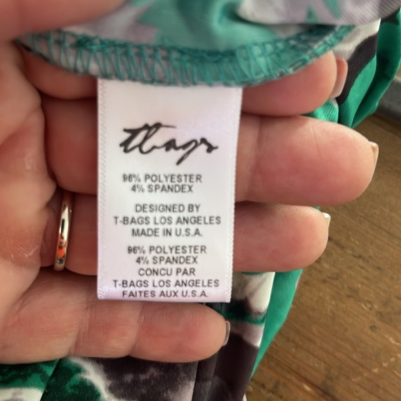 Thasplaramples Romper size medium - Picture 5 of 5